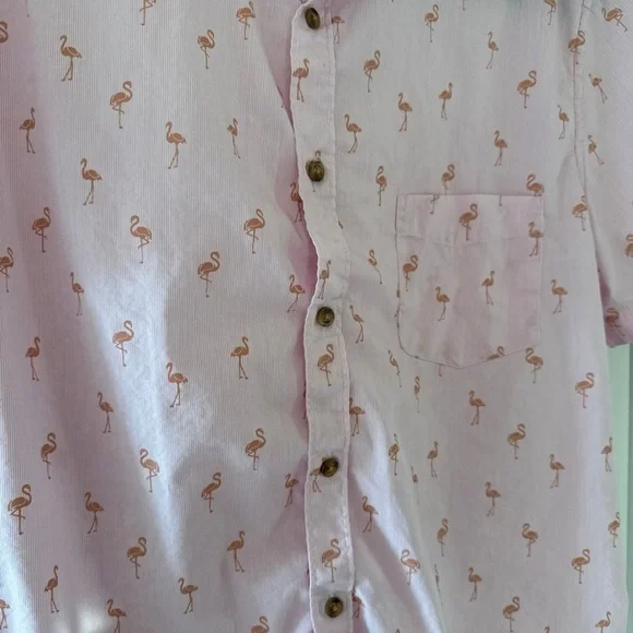 Pink Flamingo men’s size Large button front T-shirt. Size Large Soverign code - Picture 5 of 8